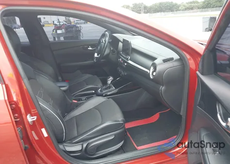 2021 Kia Forte Gt-Line z USA, uszkodzony, nr VIN 3KPF34AD0ME282213